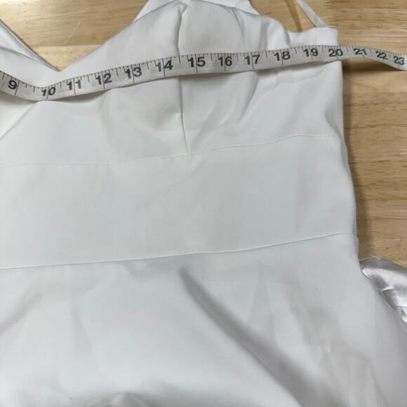 Mac Duggal IEENA NWT Tailored V-Neck Ballgown White Size Pockets Size 12 - Picture 9 of 11